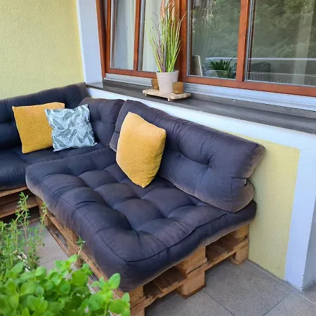 Goldeck Apartment *